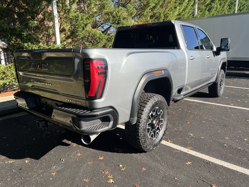 Used 2025 GMC Sierra 2500 AT4X image 10