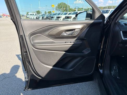Used 2024 GMC Terrain SLE AWD/4WD image 13