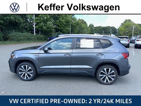 Certified 2023 Volkswagen Taos SE FWD image 12