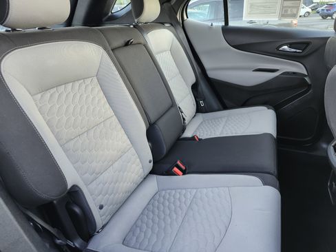 Used 2018 Chevrolet Equinox LS FWD image 19