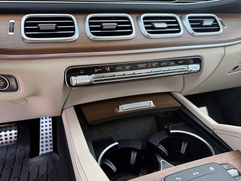Certified 2024 Mercedes-Benz GLS 450 4MATIC image 20