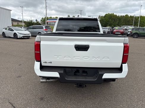 Certified 2026 Toyota Tacoma SR5 AWD/4WD image 6