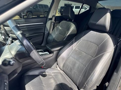 Used 2020 Nissan Altima 2.5 SL FWD image 13