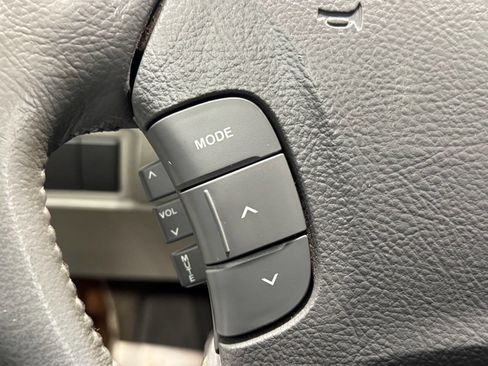 Used 2010 Hyundai Azera Limited w/ Navigation Pkg 3 image 29