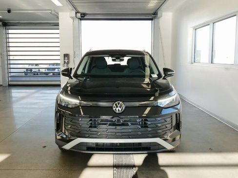 New 2026 Volkswagen Tiguan SE image 2