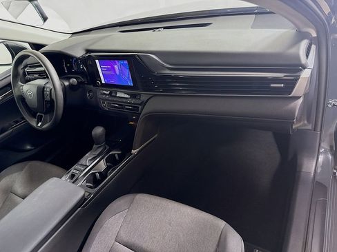 Used 2025 Toyota Camry LE image 27