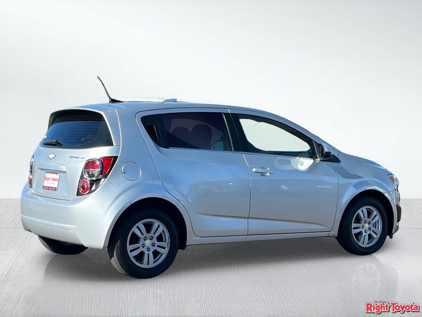 Used 2014 Chevrolet Sonic LT FWD image 5