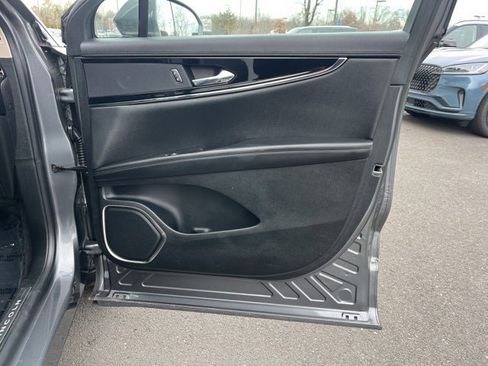 Used 2023 Lincoln Nautilus Reserve image 23