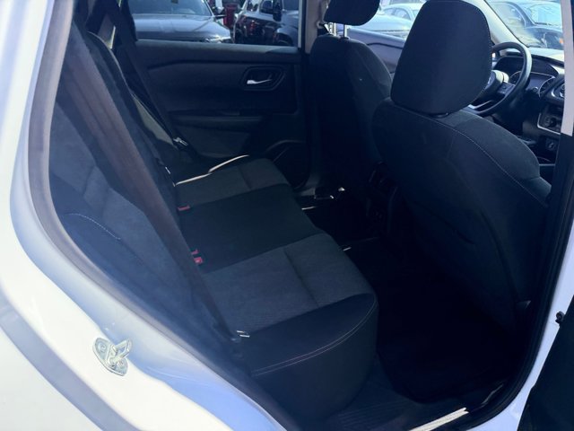 Used 2024 Nissan Rogue SV AWD/4WD image 18