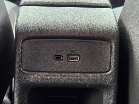 Used 2025 Chevrolet Trax LT FWD image 16
