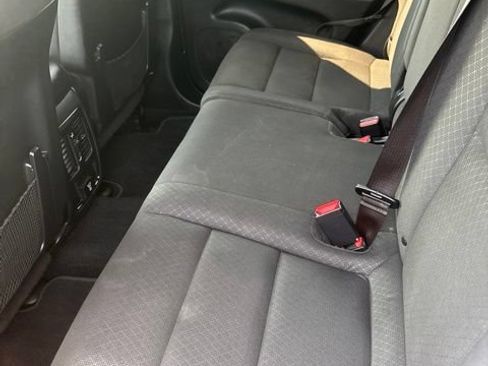 Used 2019 Jeep Grand Cherokee Laredo w/ Security & Convenience Group AWD/4WD image 13