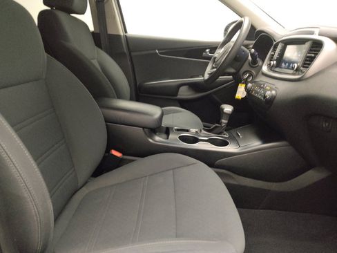 Used 2020 Kia Sorento FWD V6 image 21
