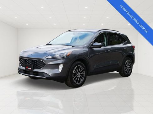Used 2022 Ford Escape SEL w/ Technology Package FWD image 2