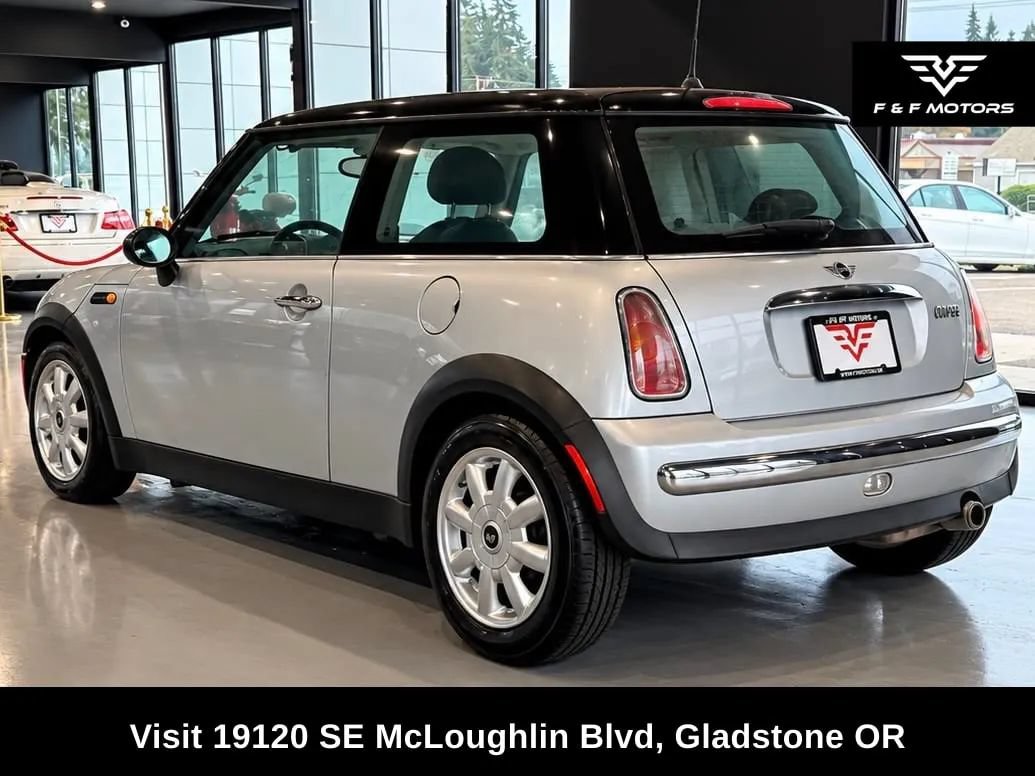 Used 2002 MINI Cooper Hardtop FWD image 4