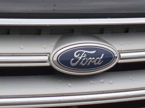 Used 2019 Ford Escape Titanium image 11