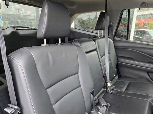 Used 2020 Honda Pilot Touring image 39