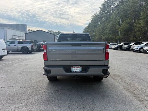 Used 2020 Chevrolet Silverado 1500 Custom w/ Custom Value Package image 6