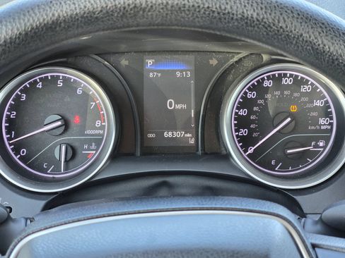 Used 2021 Toyota Camry LE FWD image 15