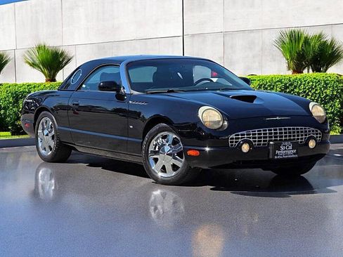 Used 2002 Ford Thunderbird Deluxe image 2