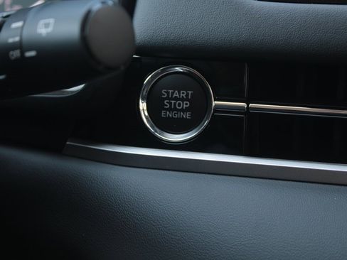 New 2025 Mitsubishi Outlander SE image 23