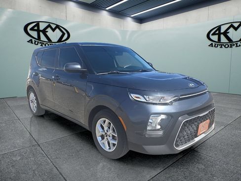 Used 2020 Kia Soul S FWD image 1
