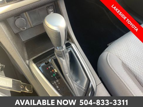 Used 2018 Toyota Corolla LE FWD image 29