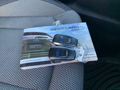 Used 2024 Subaru Crosstrek 2.0i Premium image 33