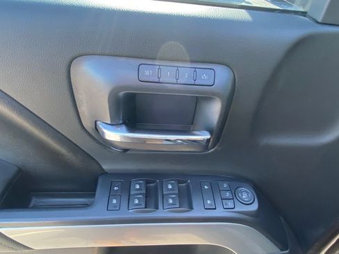 Used 2015 Chevrolet Silverado 1500 LTZ Z71 w/ LTZ Plus Package AWD/4WD image 11