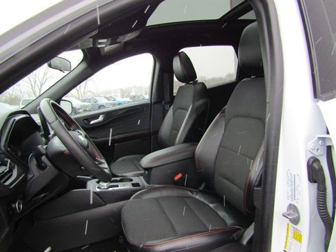 Used 2023 Ford Escape ST-Line Select w/ Tech Pack #2 AWD/4WD image 11