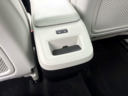 Used 2023 Volvo XC60 B5 Plus w/ Climate Package image 32