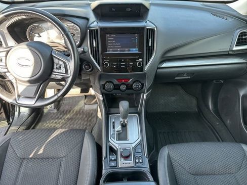 Used 2021 Subaru Forester Premium image 17