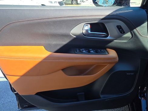 New 2026 Chrysler Pacifica Pinnacle w/ Trailer Tow Group image 16