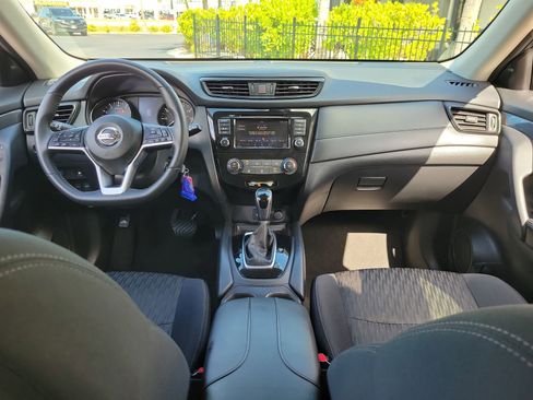 Used 2019 Nissan Rogue S w/ Special Edition Package FWD image 14