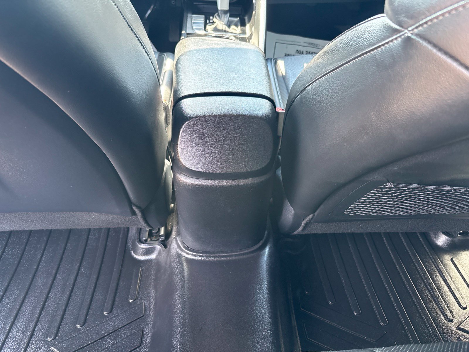 Used 2023 Hyundai Elantra Limited w/ Preferred Accessory Package FWD image 13