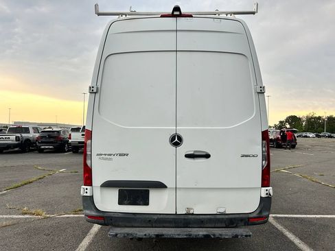 Used 2021 Mercedes-Benz Sprinter 2500 image 4