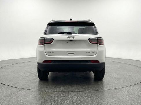 Used 2025 Jeep Compass Limited image 7