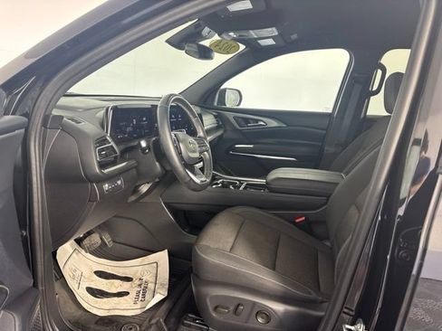 Used 2024 Chevrolet Traverse LT w/ Midnight/Sport Edition AWD/4WD image 2