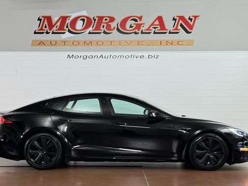 Used 2023 Tesla Model S Base image 2