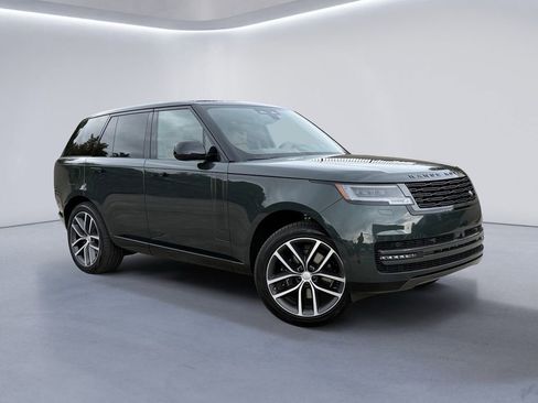New 2025 Land Rover Range Rover SE image 2