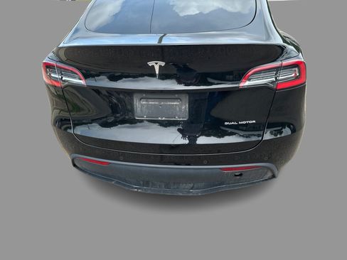 Used 2021 Tesla Model Y Long Range AWD/4WD image 30