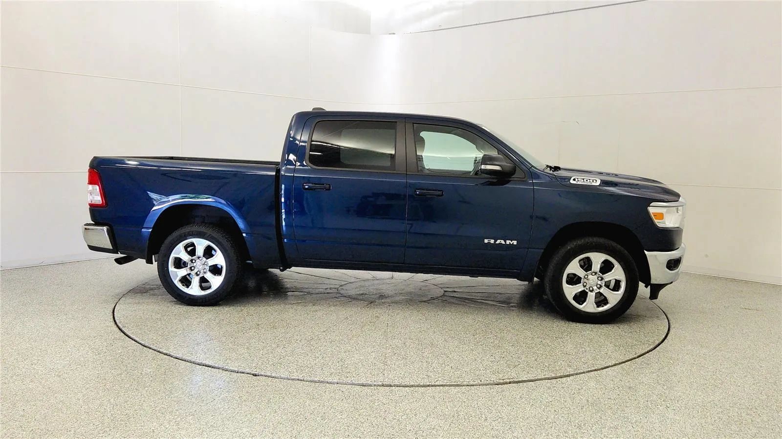 Used 2022 RAM 1500 Big Horn AWD/4WD image 9