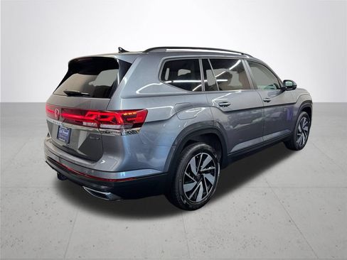 Used 2024 Volkswagen Atlas SE AWD/4WD image 8