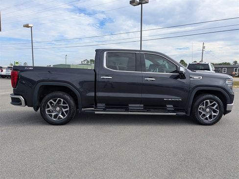 Used 2023 GMC Sierra 1500 SLT w/ SLT Premium Package image 3