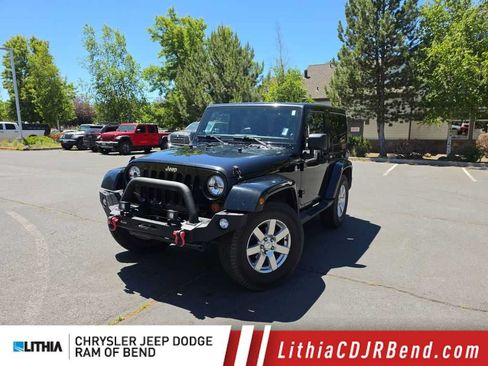 Used 2012 Jeep Wrangler Sahara w/ Connectivity Group AWD/4WD image 1