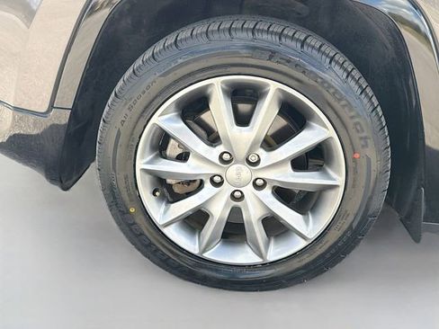 Used 2018 Jeep Cherokee Latitude image 38