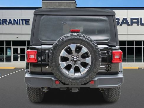 Used 2018 Jeep Wrangler Unlimited Sahara AWD/4WD image 8