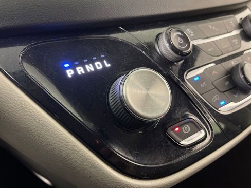 Used 2019 Chrysler Pacifica Touring Plus image 24