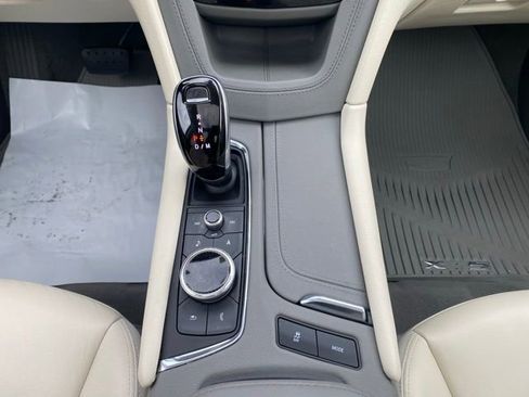 Used 2020 Cadillac XT5 Premium Luxury image 40