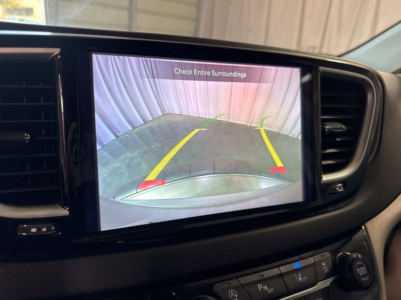 Used 2024 Chrysler Pacifica Touring-L FWD image 29