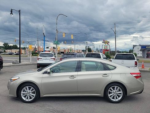 Used 2014 Toyota Avalon XLE FWD image 2